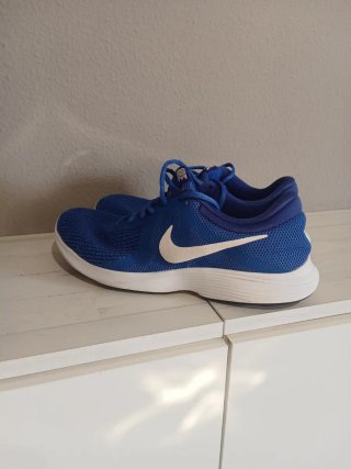 Zapatillas Nike Revolution 4 Azul y Blanco