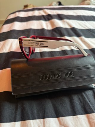Gafas de sol Versace  y Christian Dior.