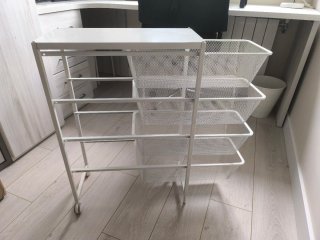 Carrito almacenaje Ikea. Con tapa y ruedas.
