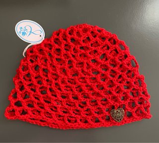 Cappellino uncinetto traforato