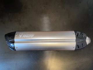 Tubo de escape carbono y metal