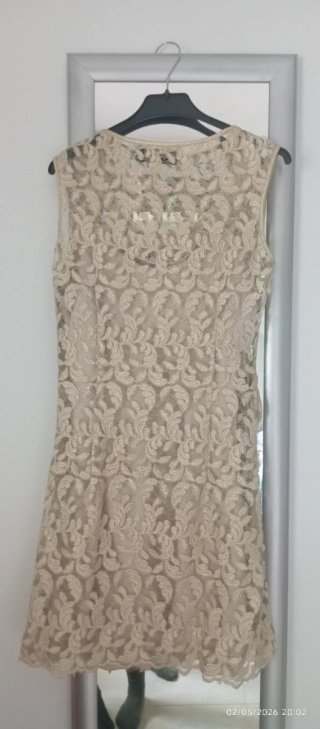 Vestido de fiesta beige encaje