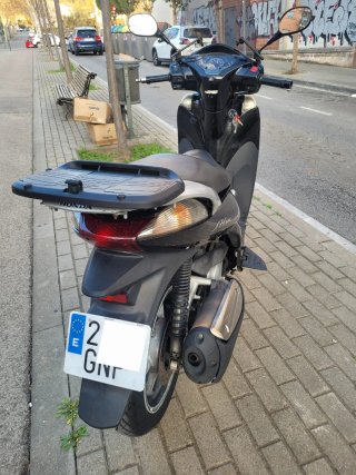 Honda SH 300i ABS Maxi Scooter Negra