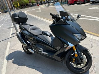 Yamaha Tmax 530 DX Maxi Scooter Negra