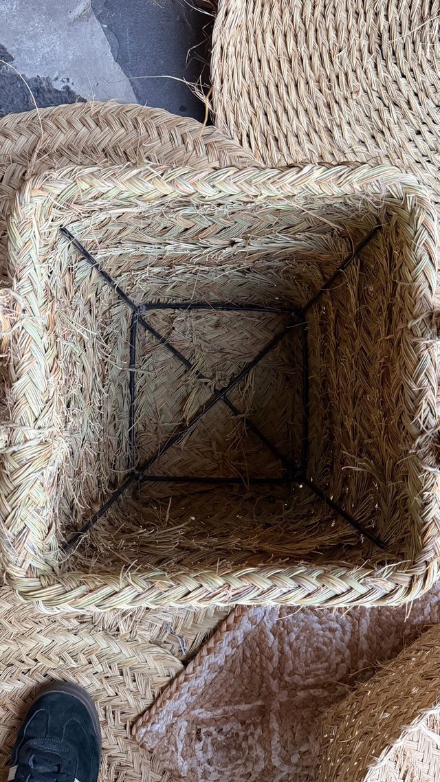 Cesto de esparto artesanal