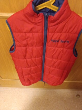 Chaleco Pepe Jeans Azul y Rojo,talla12años 152cm