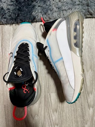 Nike Air Max 2090 Blancas y Rojas