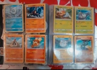 Set Pokémon Sole e Luna – 80 Carte + Raccoglitore