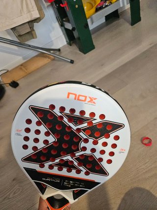 Pala Padel Nox ML10 Quantum 2025