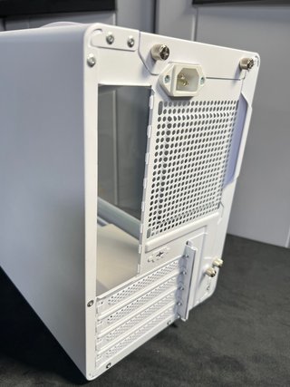 Carcasa P60 Mini ITX/M-ATX Blanca