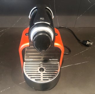 Cafetera Nespresso DeLonghi Roja de cápsulas