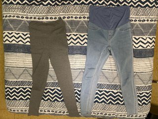 Pantaloncini premaman Kiabi grigi e jeans