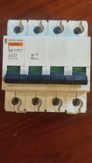 Merlin Gerin Multi 9 Interruptor Seccionador 4P