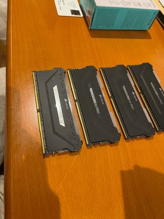 Kit 4x Corsair Vengeance RGB PRO DDR4