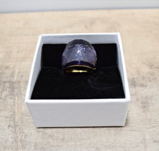 Anillo en aleación de metal con cuarzo hidrotermal