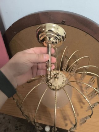Lámpara de techo antigua dorada