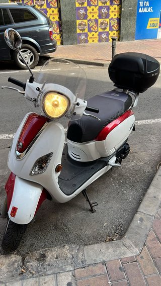 Moto SYM Fiddle 3 Automática Roja y Blanca 2014