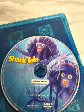 El Espantatiburones DVD Español