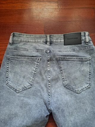 Pantalones vaqueros grises Pull & Bear