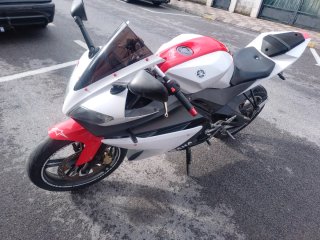 Yamaha YZFr aniversario