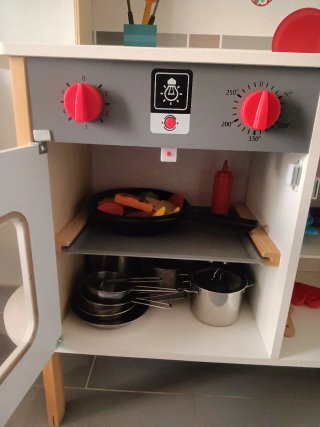Cocinita de juguete de madera