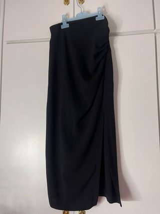 Falda midi negra