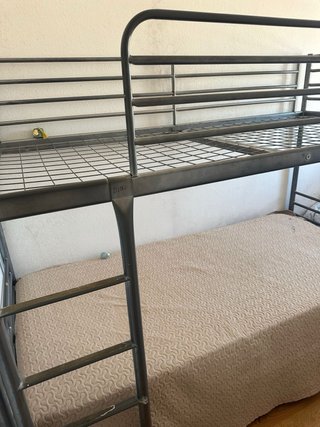 Cama doble metálica
