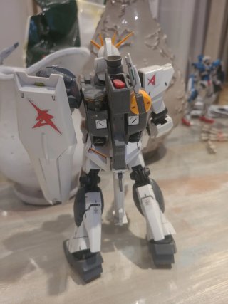 Figura RX-93 Nu Gundam