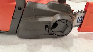 Motosierra a batería Husqvarna