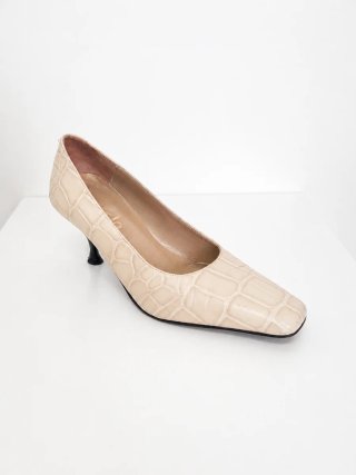 Zapatos de tacón beige efecto piel cocodrilo