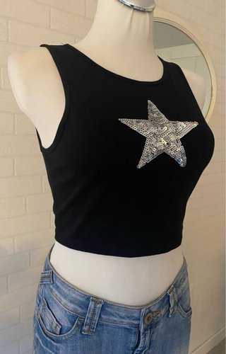 Lote Crop Top Negro Estrella y Minifalda Jeans