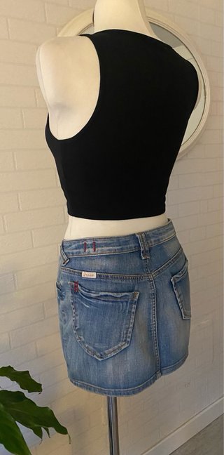 Lote Crop Top Negro Estrella y Minifalda Jeans