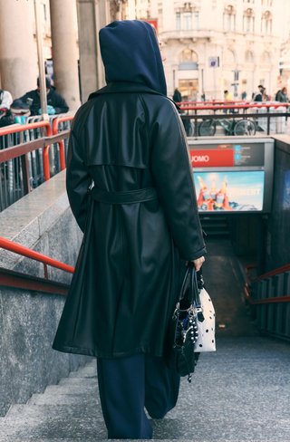 Gabardina Stradivarius Negra