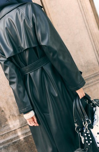 Gabardina Stradivarius Negra