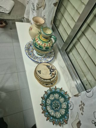 Set de cerámica pintados a mano.