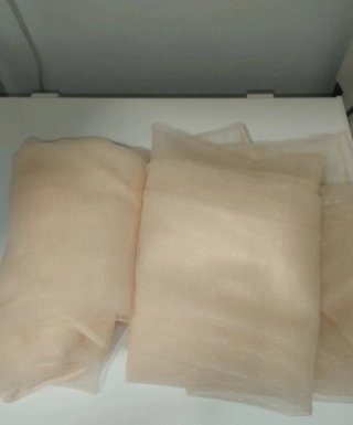 Tela tul beige brillante