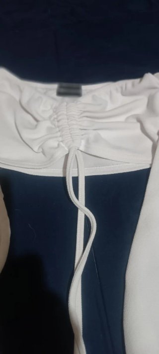 Top blanco PrettyLittleThing talla S/M