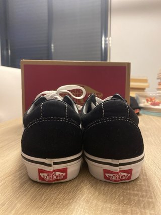 Zapatillas Vans Talla 36 Negras y Blancas.