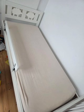 Cama infantil con colchón negociable en perfectas