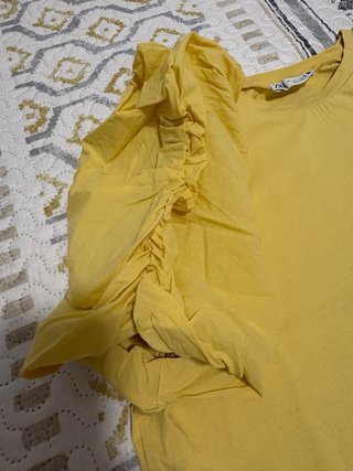 Camiseta Zara manga abullonada talla S