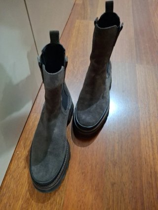 Botines Alpe Talla 39 Gris. En caja original