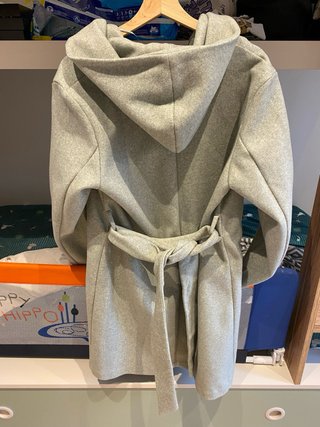 Abrigo Zara verde con Capucha