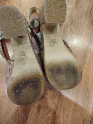 Sandalias Guess Tacon Serpiente