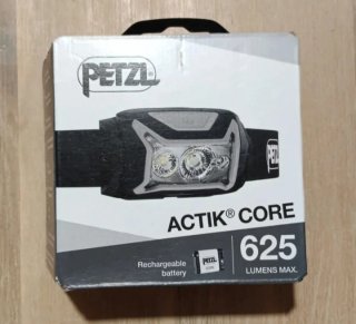 Linterna frontal Petzl Actik Core 625 Lúmenes new