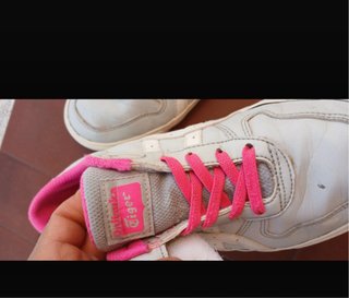 Scarpe da ginnastica grigie e rosa