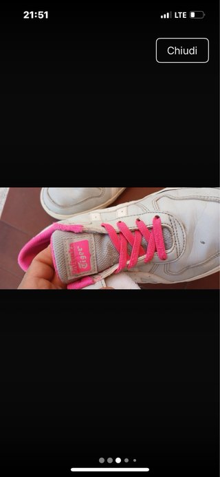 Scarpe da ginnastica grigie e rosa