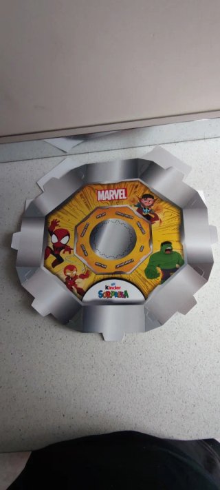 Lotto Diorami Kinder Sorpresa Marvel & Unicorno