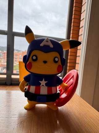 Figura Pikachu Capitán América