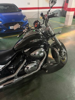Suzuki Intruder M800 Negra