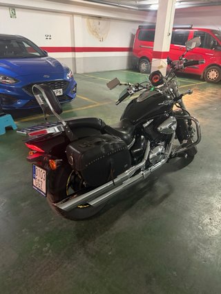 Suzuki Intruder M800 Negra